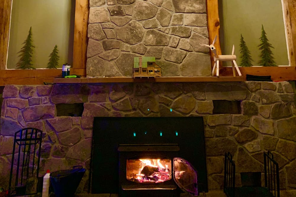 Mongaup Valley Cabin | Cozy post n beam barn cabin