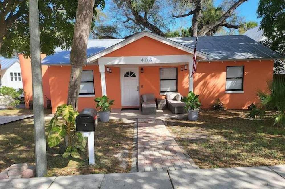 Fort Pierce Apartment | 2 Bedroom 773102 by Houzlet