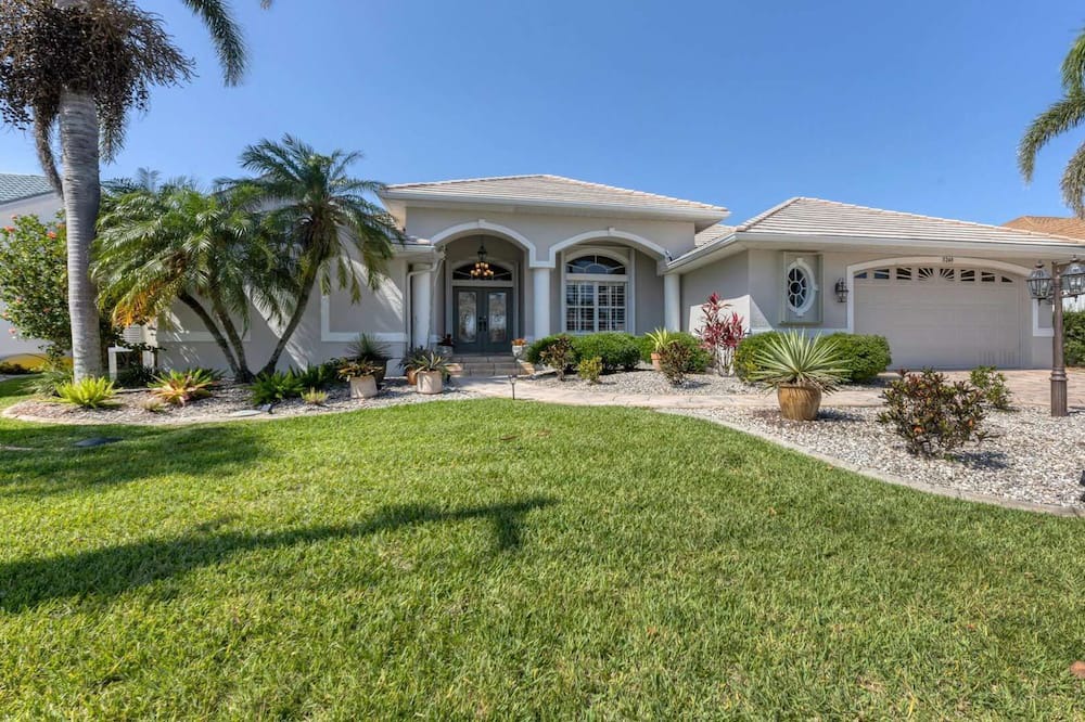 Burnt Store Isles Apartment | 3 Bedroom House 728836 by Houzlet