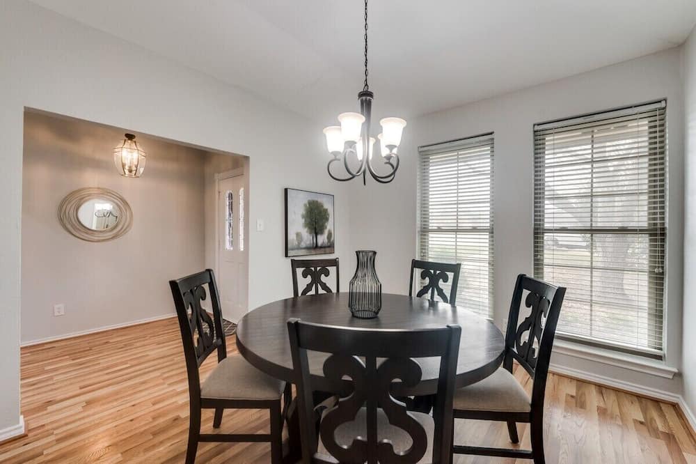 Trophy Club House | Bright & Spacious 4BR - Foosball Table!