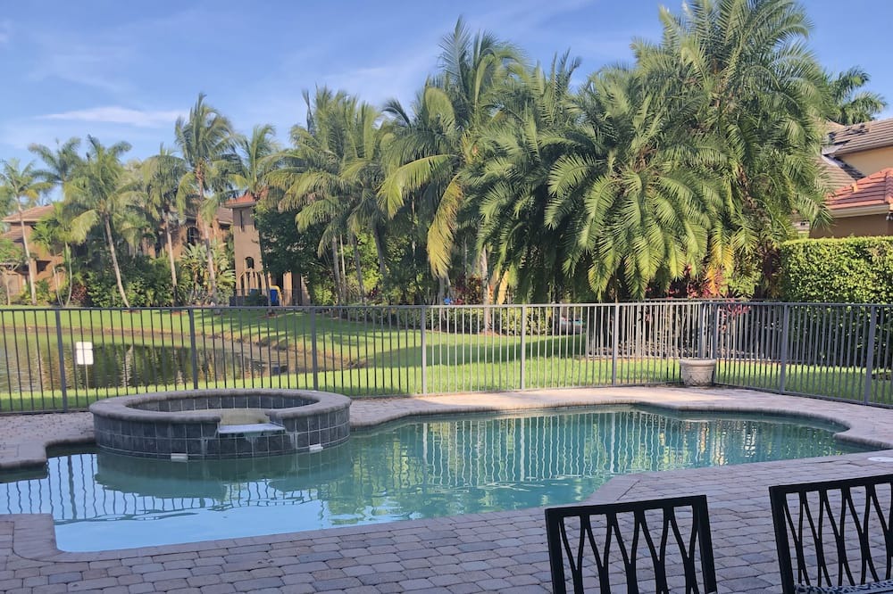 Versailles House | Wonderful estate in Palm Beach! Flexible terms for stay