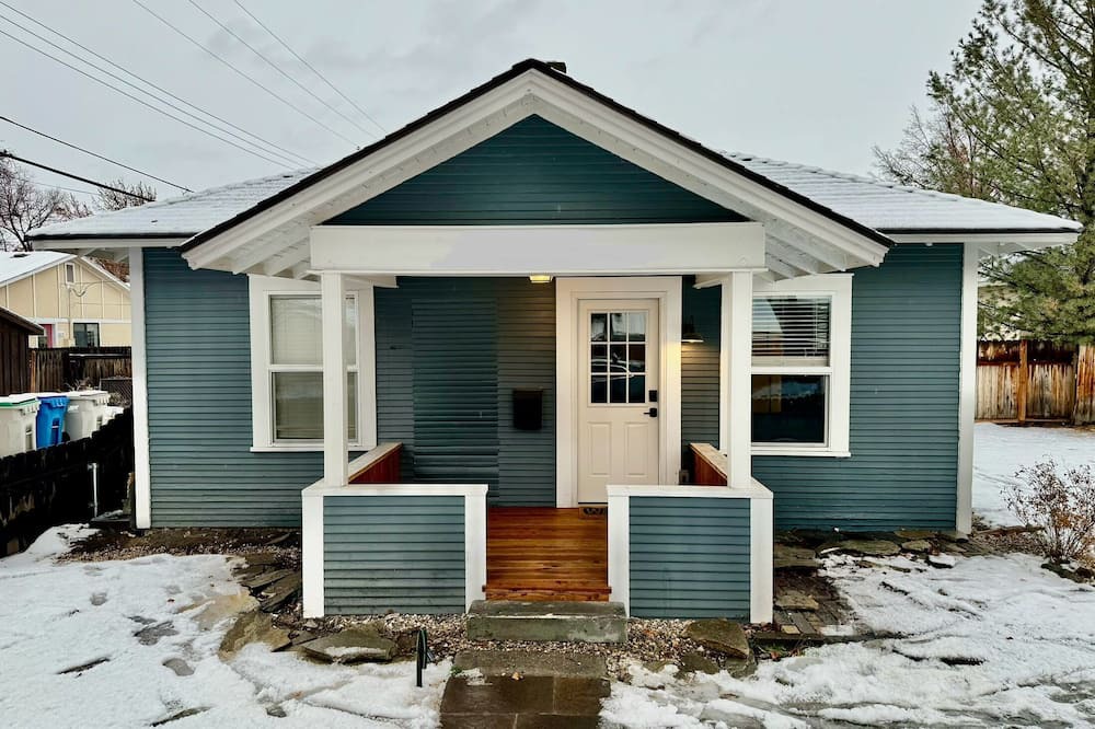 North End Cottage | Lovely North End Cottage- Newly renovated historic home with all the amenities.