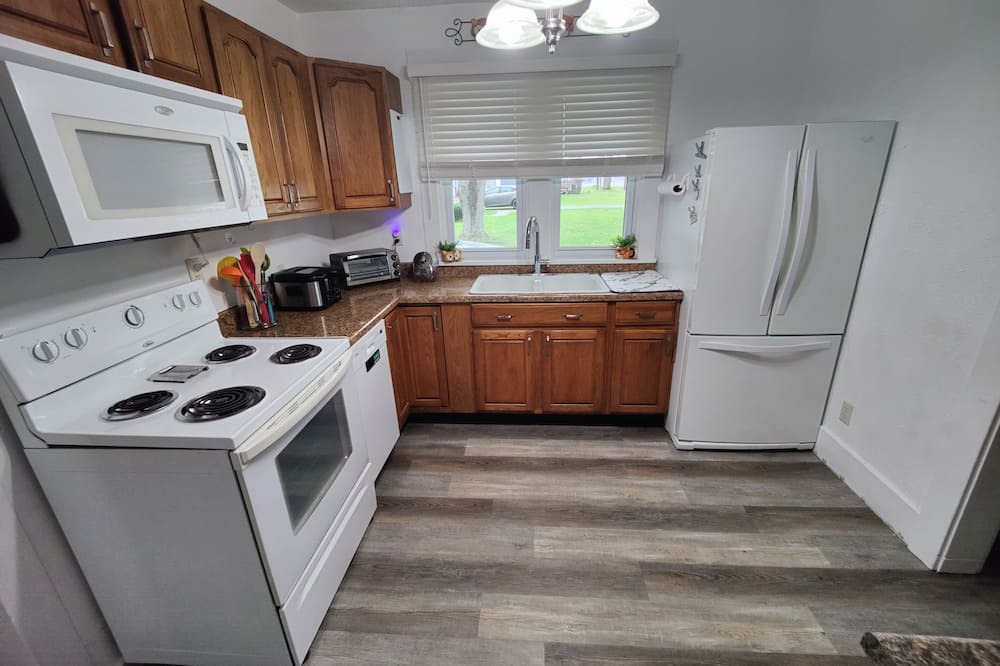 Battle Creek House | Exactly what you need right now!