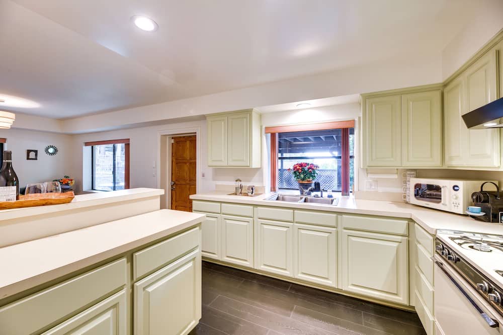 Mount Wilson House | Peaceful Pasadena Retreat w/ Patio Near Trails!
