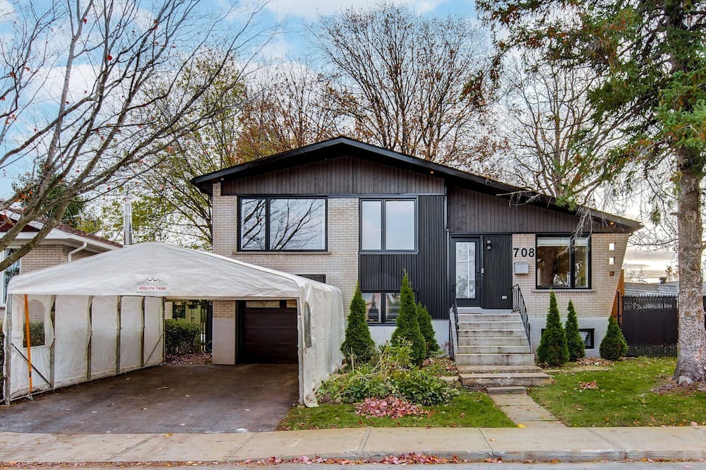Longueuil House | Modern house 20 minutes from downtown