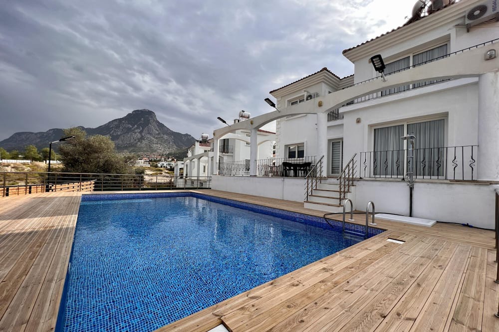 Mandres Villa | Villa with Private Pool 10 min to Kyrenia Gates