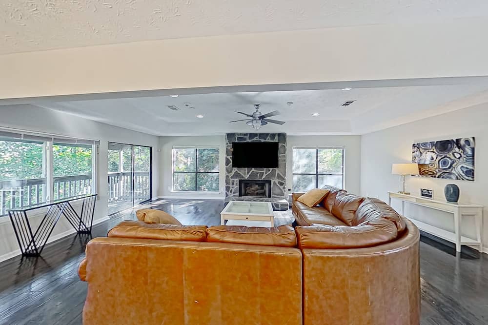 Gunter Afs House | Gorgeous pond view home with two porches, streaming, & W/D - great location
