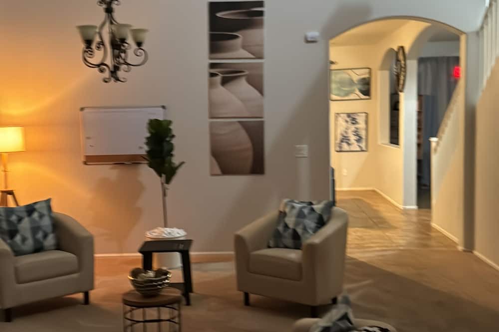 Copper Basin House | Get comfortable and enjoy plenty of extra room at this spacious luxury home