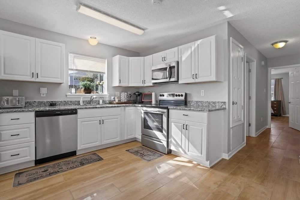 Biloxi House | Vibrant 3bd, Family Home Netflix Near Shopping&I10