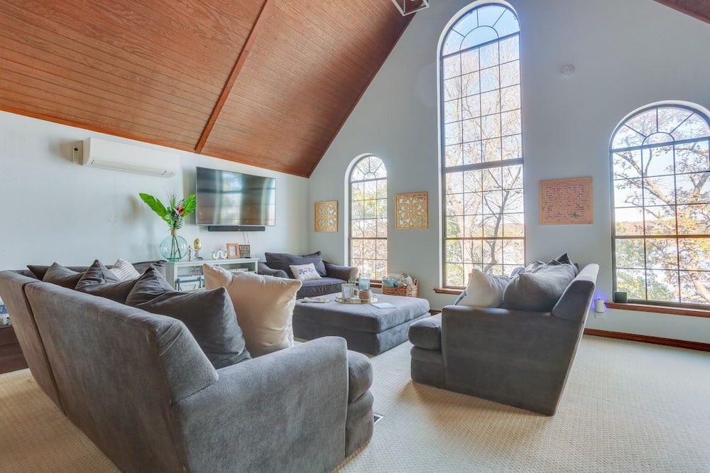 Myra House | Waterfront Gainesville Home w/ Dock, Near Wineries