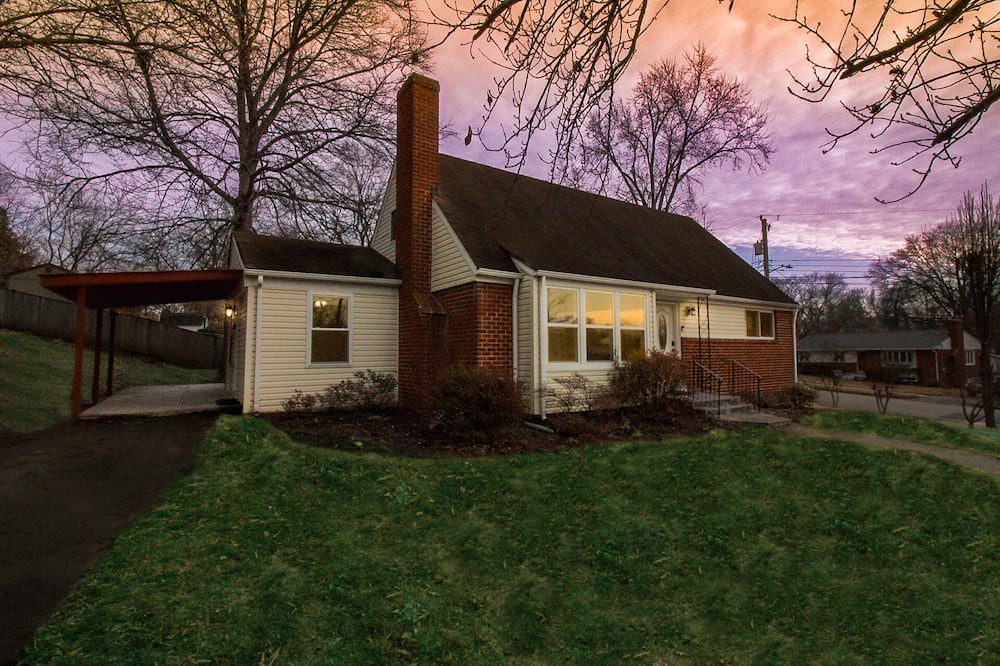 Seminary Hill House | The Latham Cape Cod of Alexandria:15min to OldTown