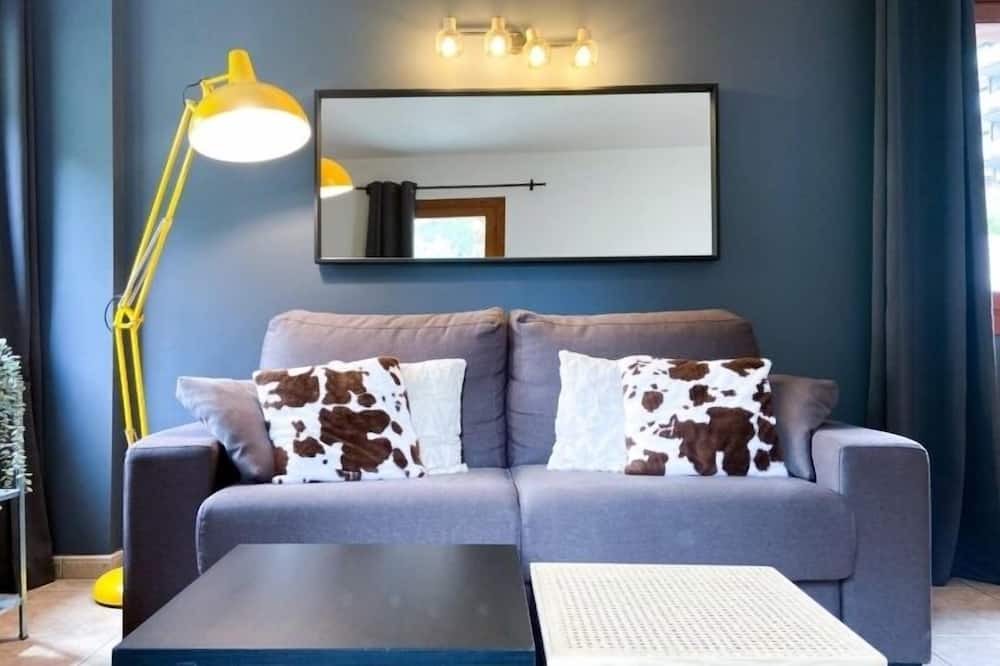 Ransol Apartment | Modern and rustic in Ransol. Sleeps 6