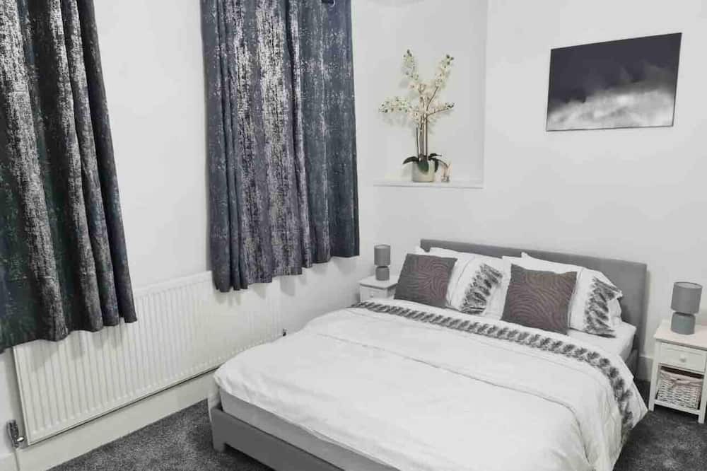 Selhurst House | Stunning 3-Bed House in Croydon