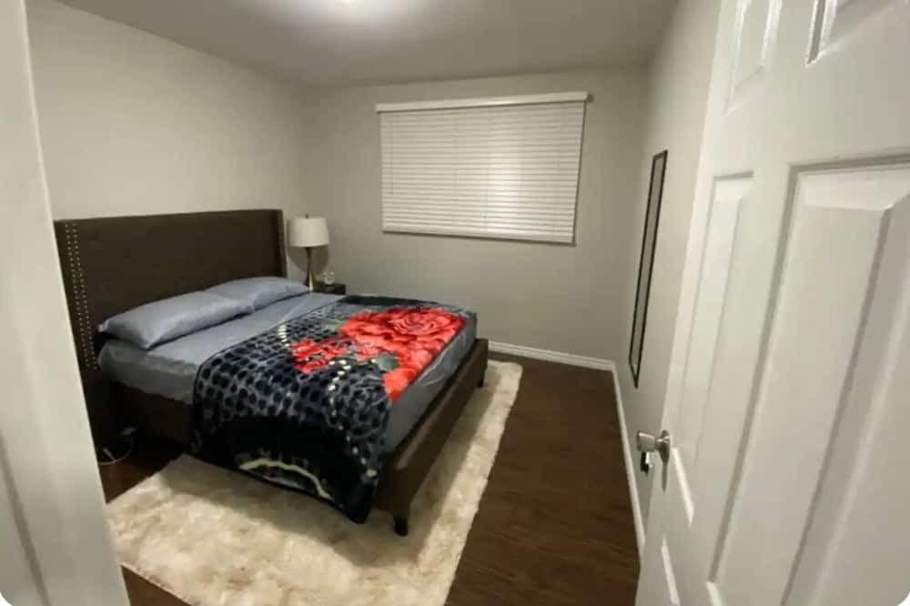 London House | 2 Rooms in London, ON