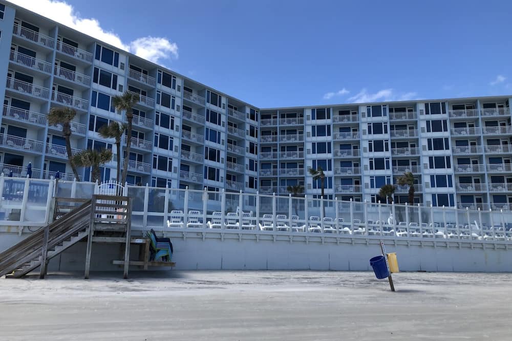 New Smyrna Beach Resort | 2 Bedroom Oceanview Suite overlooking the Atlantic ocean with white sandy beach