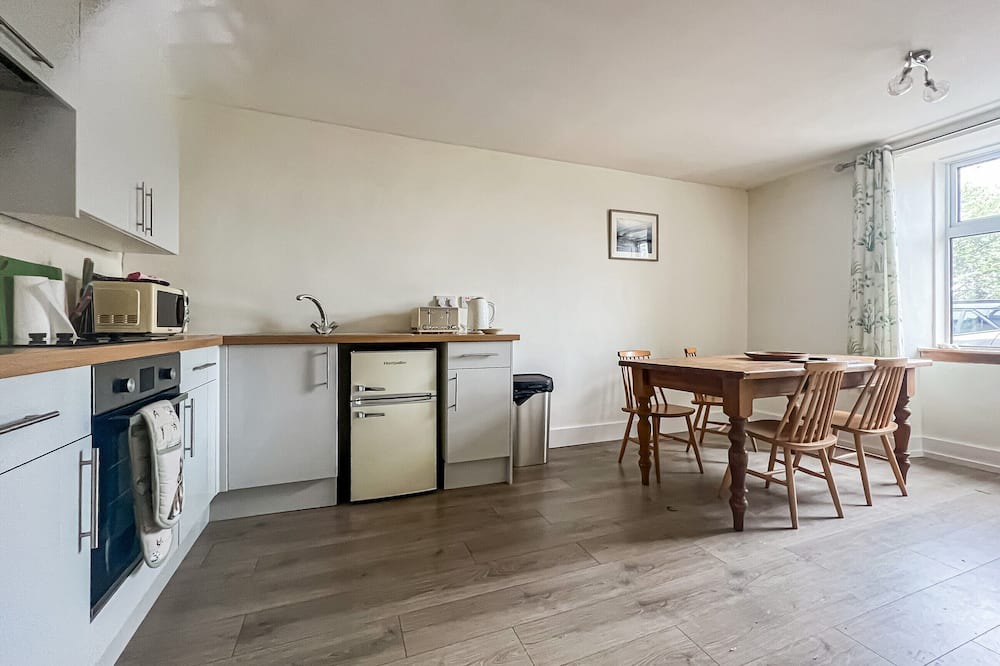 Helmsdale Cottage | Tigh Na Mara is a traditional two-bedroom cottage located in the town of Helmsdale.