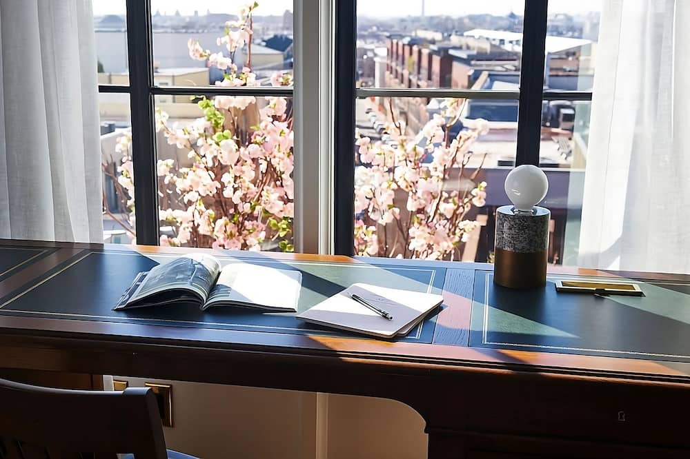 Adams Morgan House | DC Cultural Retreat, All-Suite Bliss with Central Location, Pets Stay For Free!