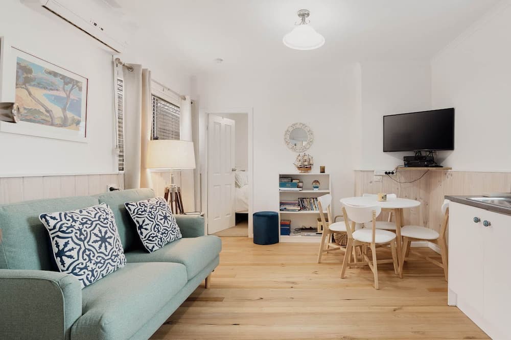 Patonga Cabin | Happy Daze 2 by Coast Holidays