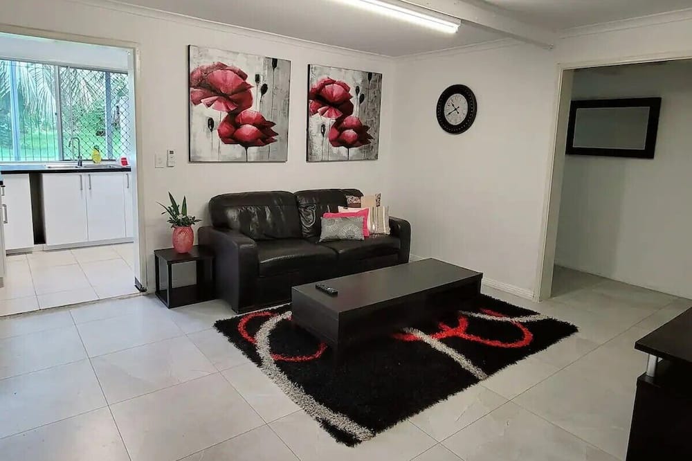 Slacks Creek Apartment | Entire Ground Level Of A Double Storey Home
