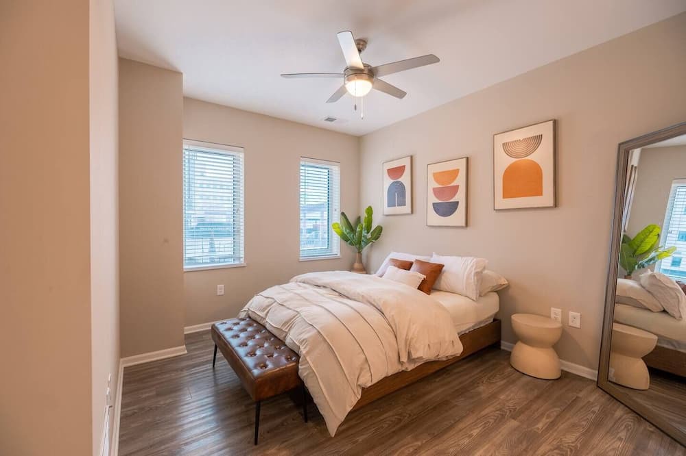 North Kansas City Apartment | Spacious Kansas City Midtown Airbnb 2BR/2BA