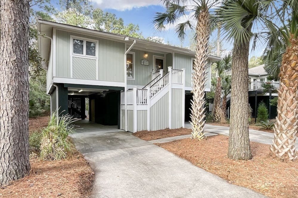 Twin Oaks House | 3 BR House inside Wild Dunes - Close to the Beach