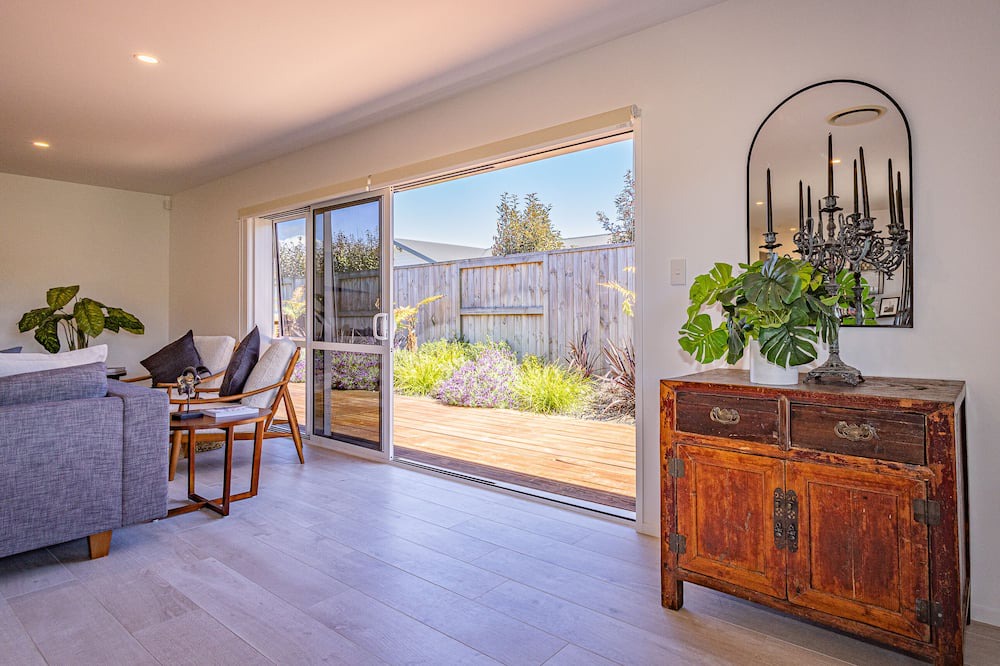 Kinloch House | Lake Haven on Montgomery - Kinloch Holiday Home