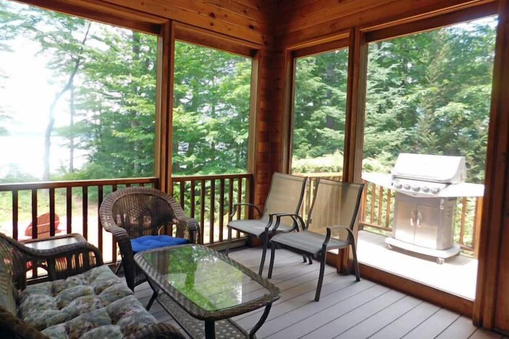 Raymond Cottage | Light and bright 1-bedroom home on Raymond Pond. Pet-friendly!