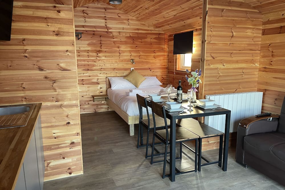 Boston Cabin | Child and Pet Friendly Fishing Cabins on lake side