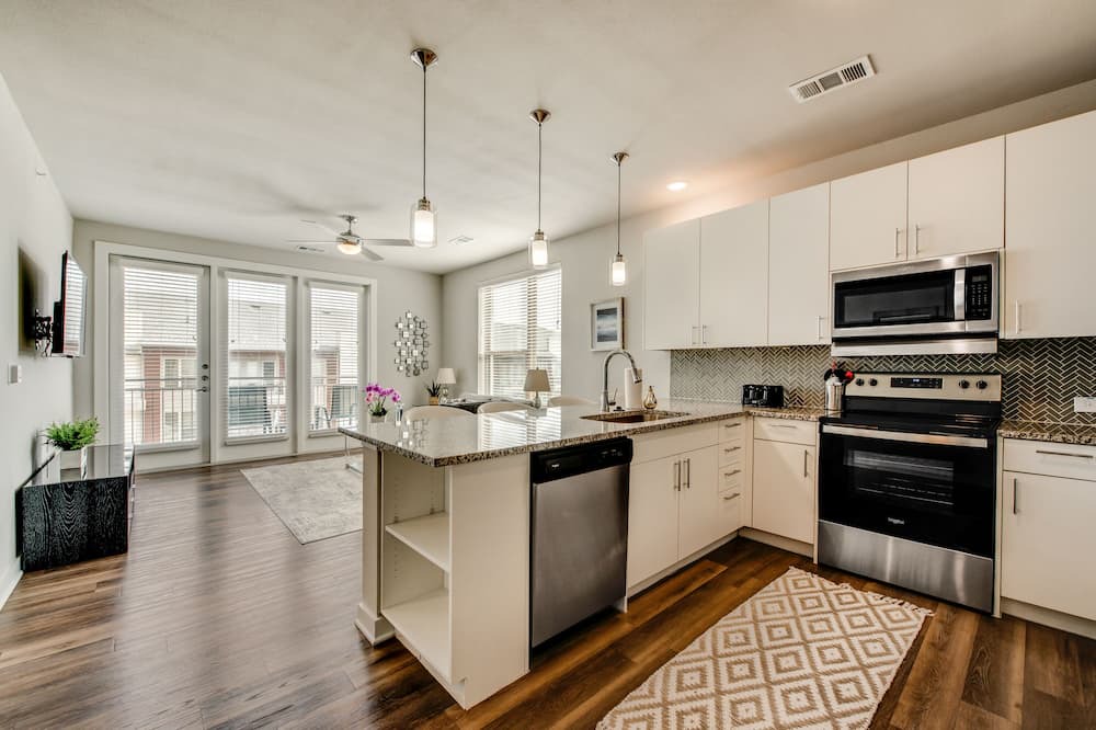 North Richland Hills Apartment | 25% OFF NRH030 - Upscale 2BD Apt. Pool, Medical Ctr- North Richland