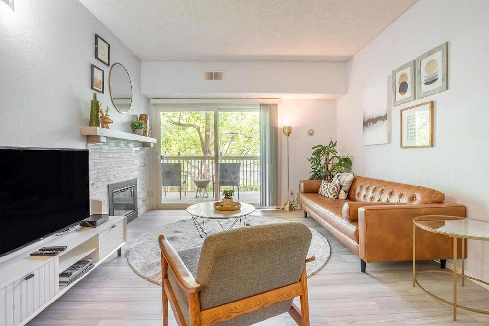 Fremont Apartment | Inviting Fremont 2BR w/ Pool, Parking & Balcony, nr Park, by Blueground
