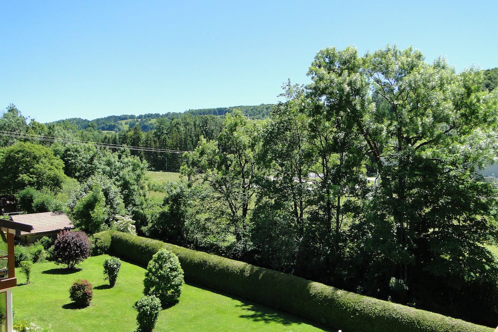 Foncine-le-Haut Apartment | Gîte 1804 montagnes du jura avec spa et sauna 3*