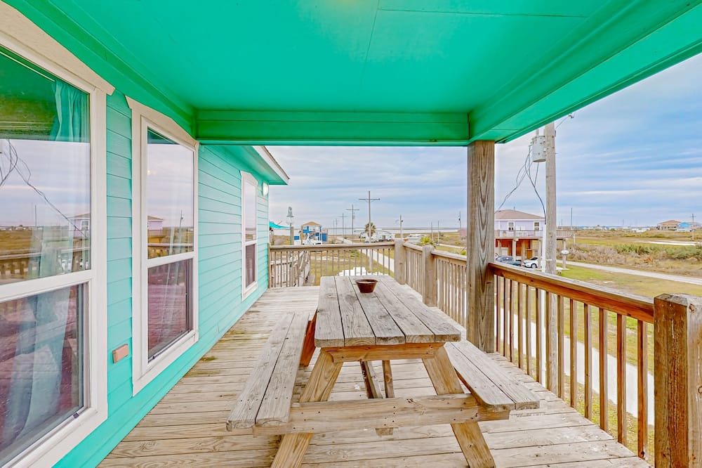 Gilchrist House | Dog-friendly home with ocean & bay views, streaming, balcony, washer/dryer, AC