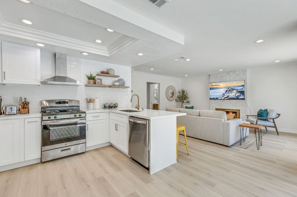 Norco House | A Perfect Pool House Designed for Family/Friends - Corona, CA
