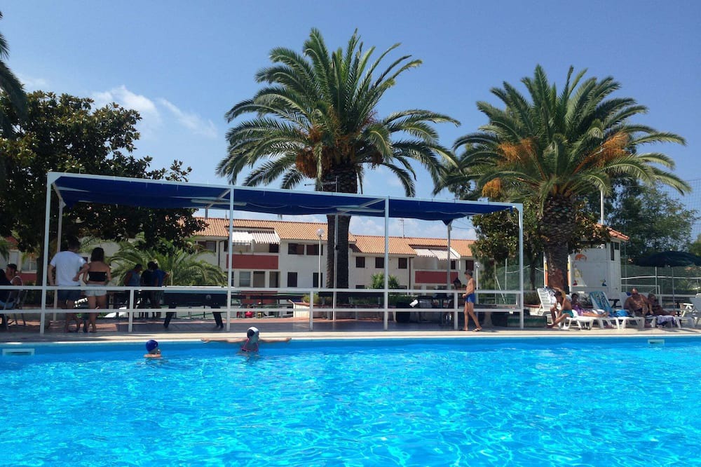 Falerna Apartment | Holiday Apartment "Trilocale 33 Residence La Giungla" with Sea View, Shared Pool & Wi-Fi
