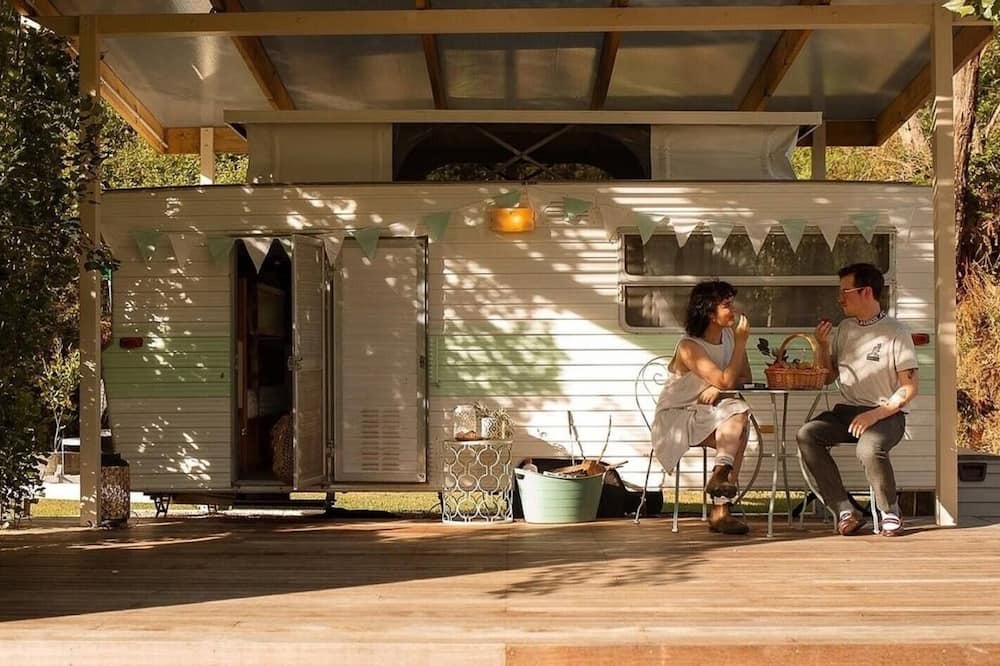 Mylor House | A chic vintage caravan in an idyllic setting.nPure escapism in the Hills.