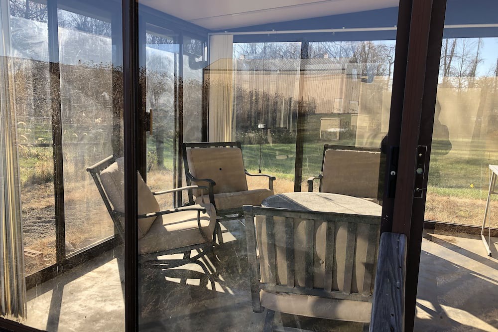 Bloomington Other | Close to Indiana University, many lakes & parks! Totally renovated farmhouse.