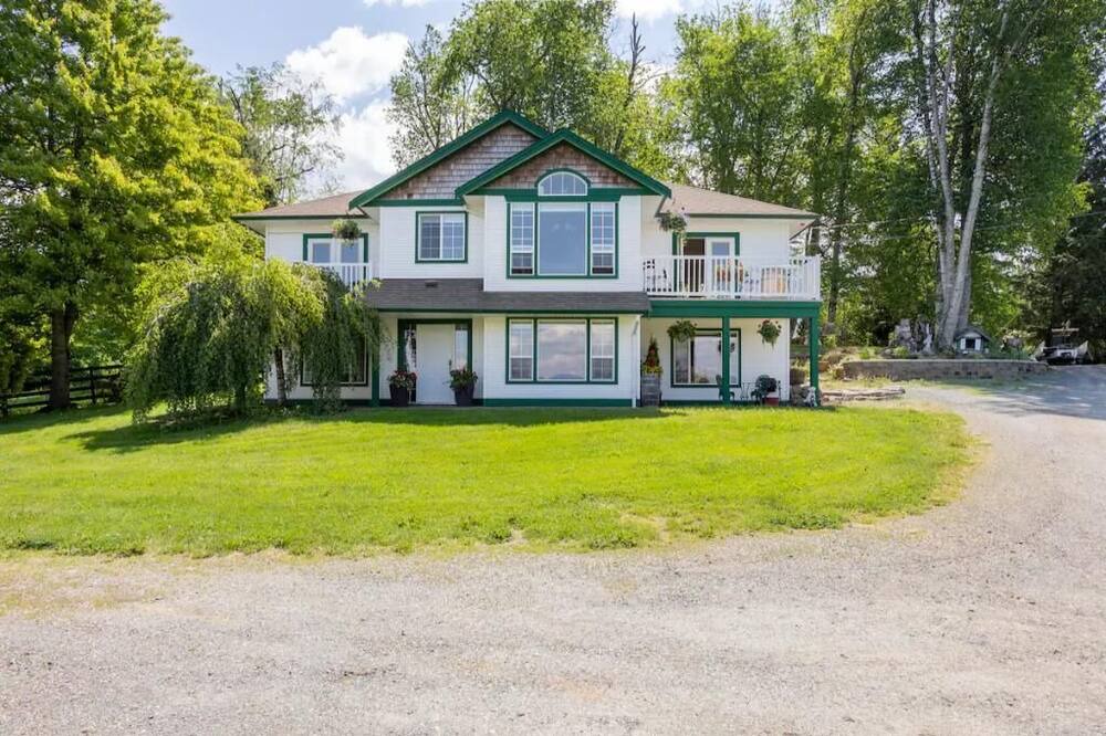 Sardis House | The Hill Farm