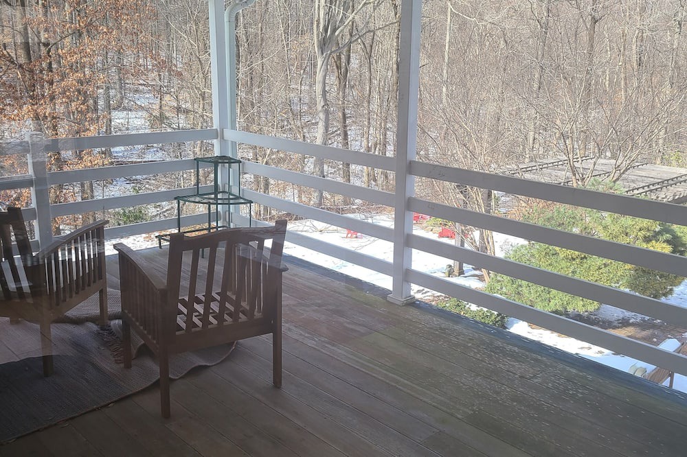 Tracys Landing Other | Historic Farmhouse 1 mile walk from marinas and farms, close to DC and Annapolis