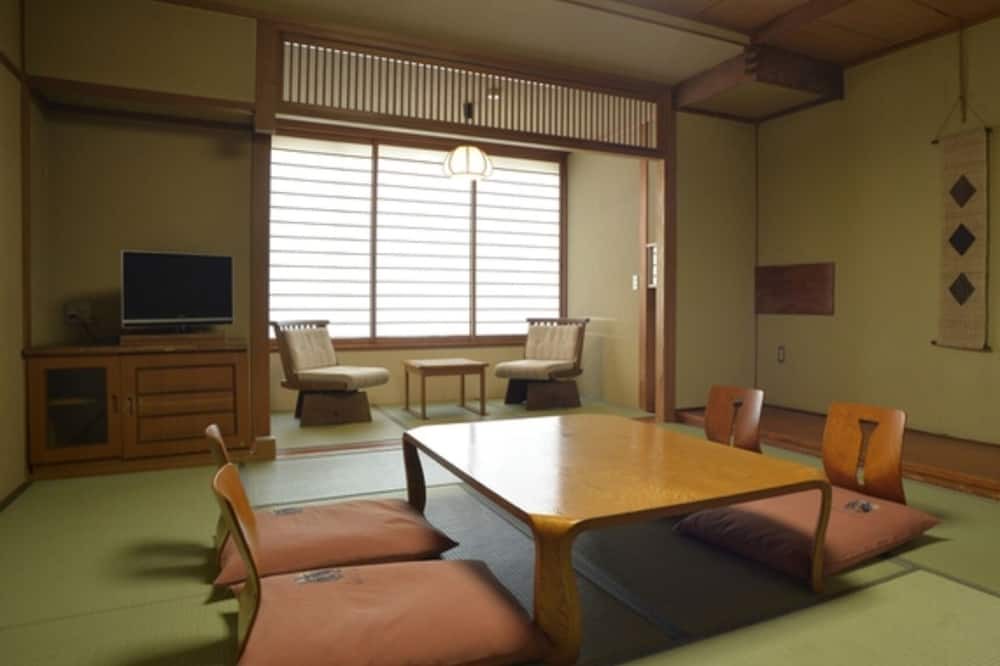 Asakura House | Japanesestyle room 8 tatami to 10 tatami mats / Asakura Fukuoka