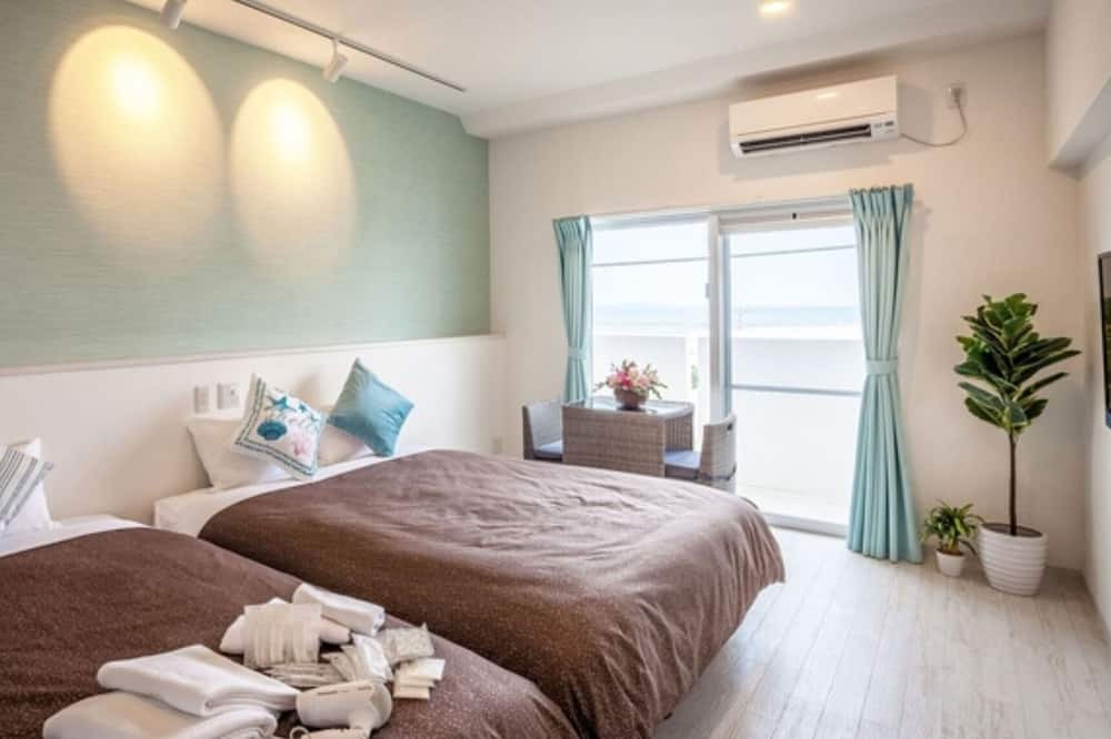 Itarashiki House | Large twin room Capacity 13 people nonsmoking / Shimajiri-gun Okinawa