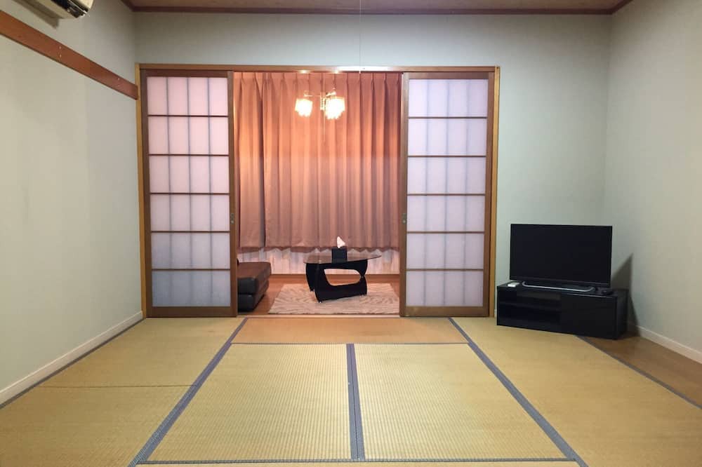 Toi Apartment | Japanesestyle room kitchen and gathering space total 40 low price / Izu Shizuoka