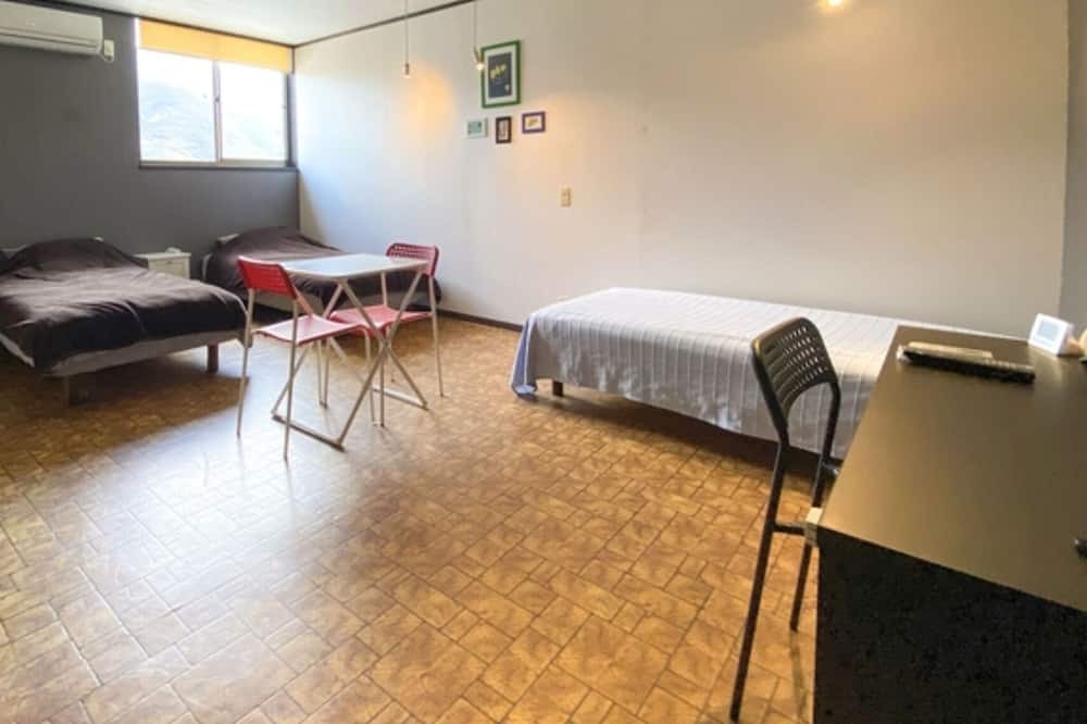 Hachijo House | Nonsmoking Westernstyle triple room for 1 to 4 / Hachijoshima Hachijo-cho Tokyo