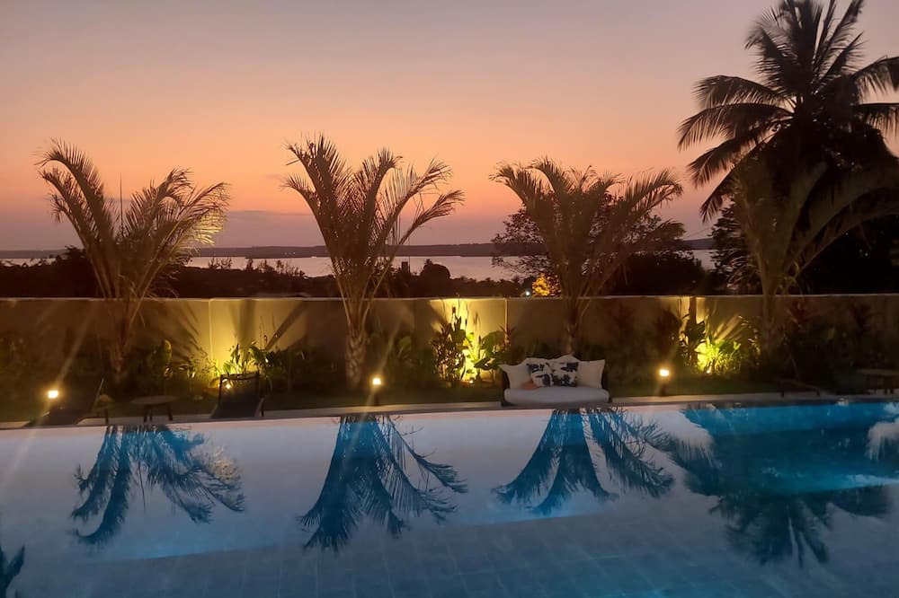 Tibau do Sul Bed & Breakfast | Luxury Suite - Sunset views, Pool + Jacuzzi