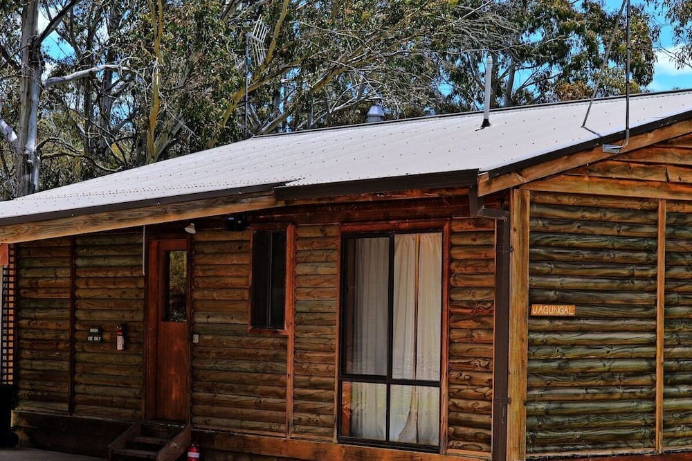 Adaminaby Cabin | Your gateway to an unforgettable holiday experience in the stunning Snowy Mountains!
