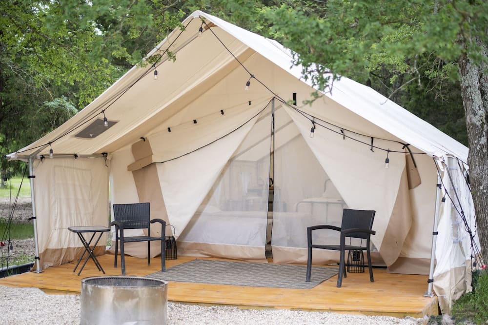 Irene RV Rental | Farmstay and Magical Bell Tent near Corsicana, TX