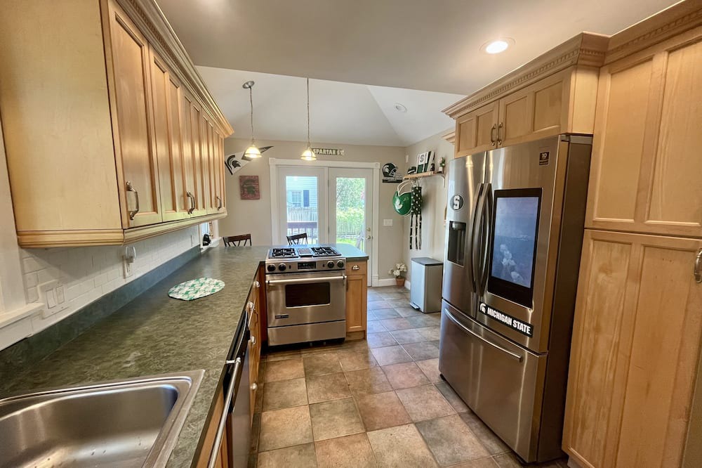 Old Town House | Old Town Spartan House-Walk to River Trail, restaurants, charming shops, yoga.