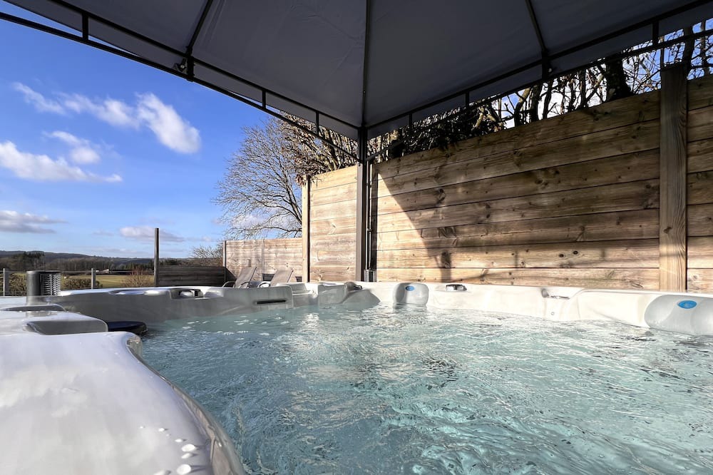 Harre House | Beautiful house with spa and pool