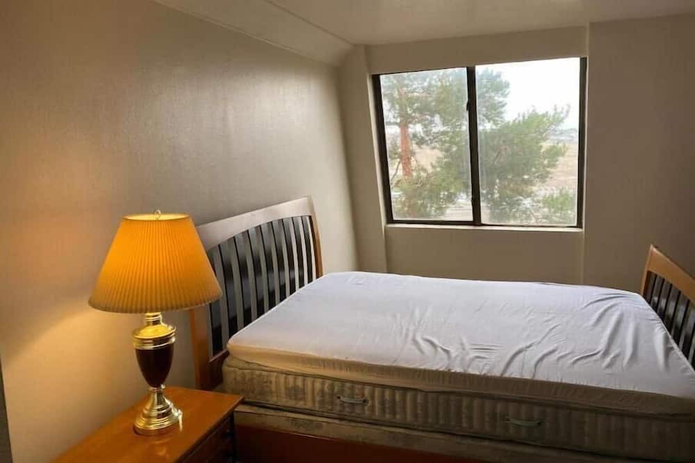 Northeast Reno Condo | One Bedroom Executive Condo Close to UNR and TMCC