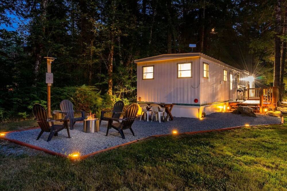 Paradise Estates House | Paradise Retreat - a vintage trailer meets Mt. Rainier's magic in Ashford, WA