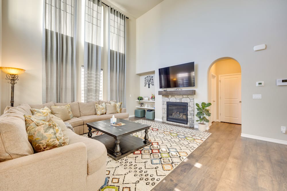 Elbert House | Impressive Peyton Home with Deck!